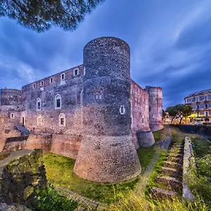 https://castellano-home-ursino.taorminaitalyhotels.com