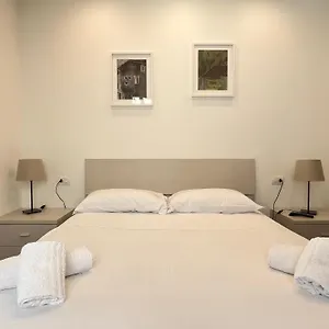 https://home-near-lake-varenna.it-lombardy.com